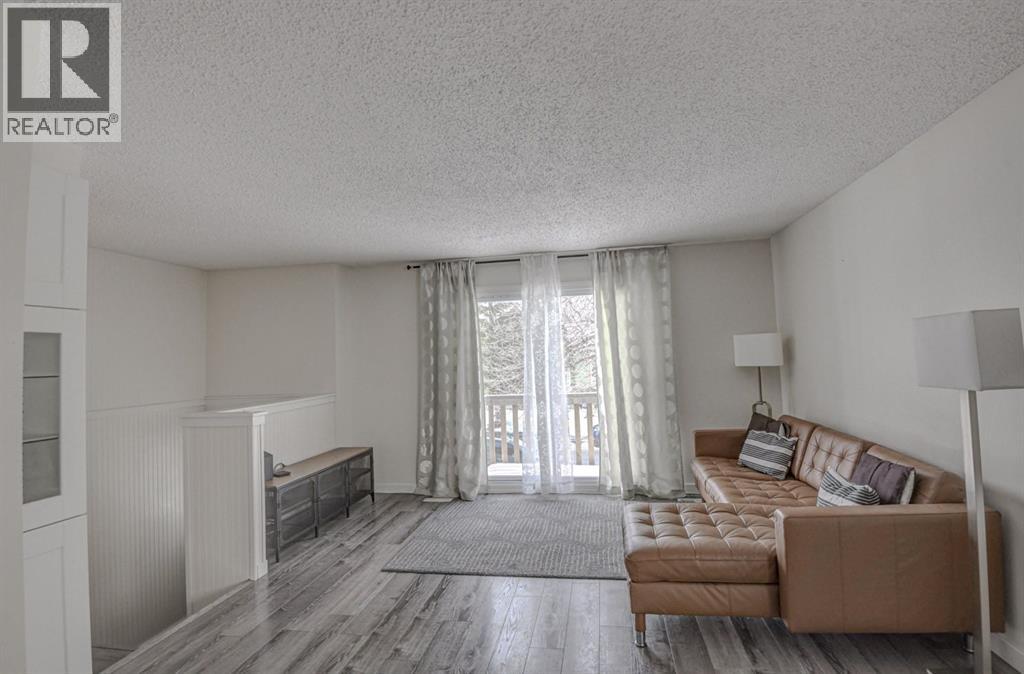 Single Family House Bi-level for Sale in  Berkley Road NW Beddington Heights Calgary 