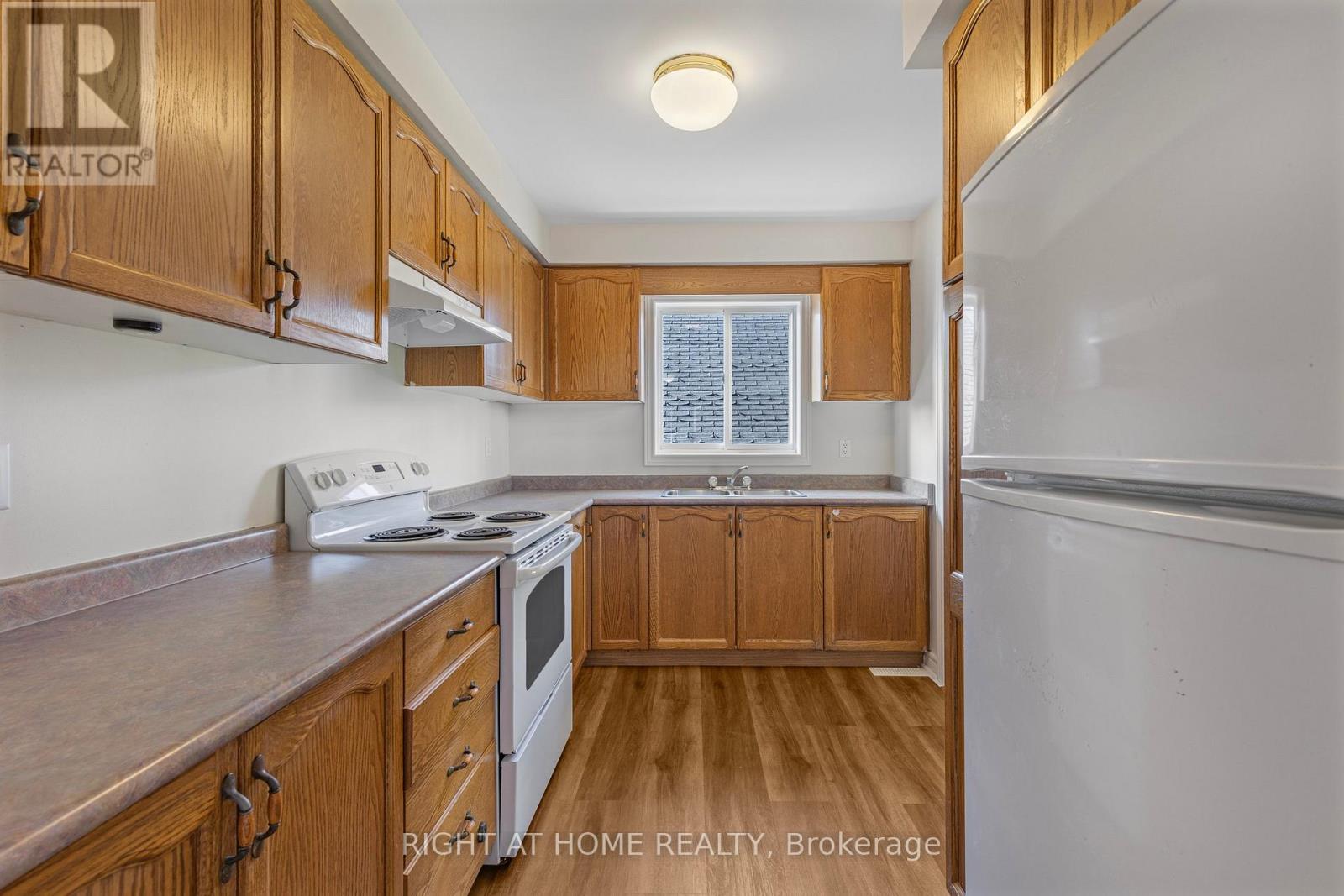 173 SIMCOE ROAD — photo 10