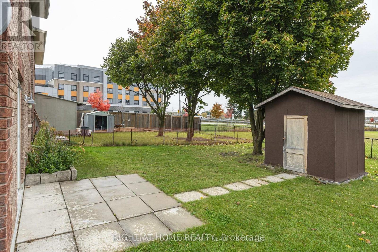 173 SIMCOE ROAD - 40