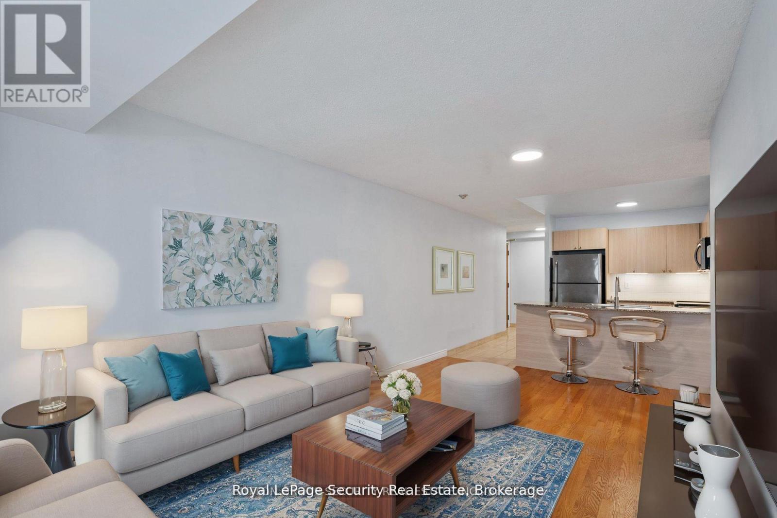 #908 105 VICTORIA STREET - 13