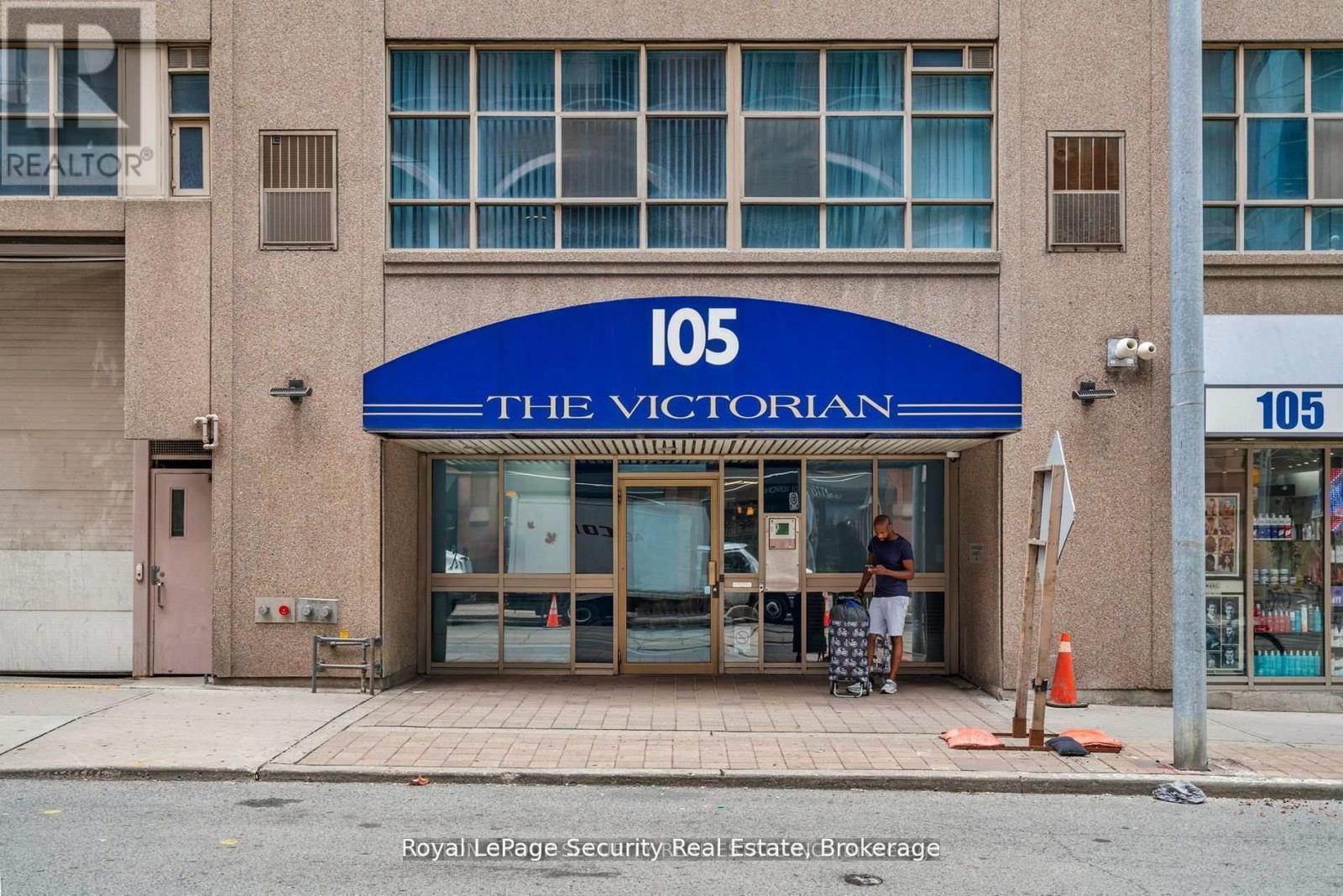#908 105 VICTORIA STREET - 4