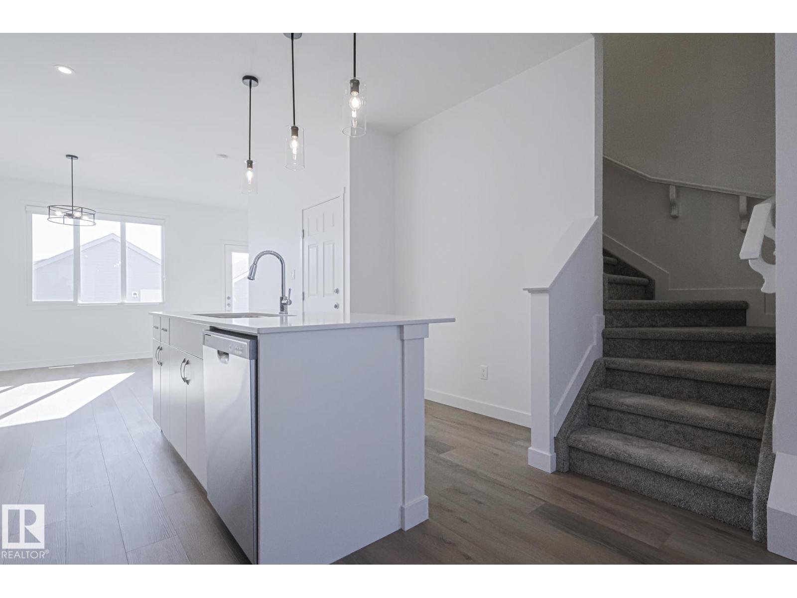 6343 KING WD SW, Edmonton