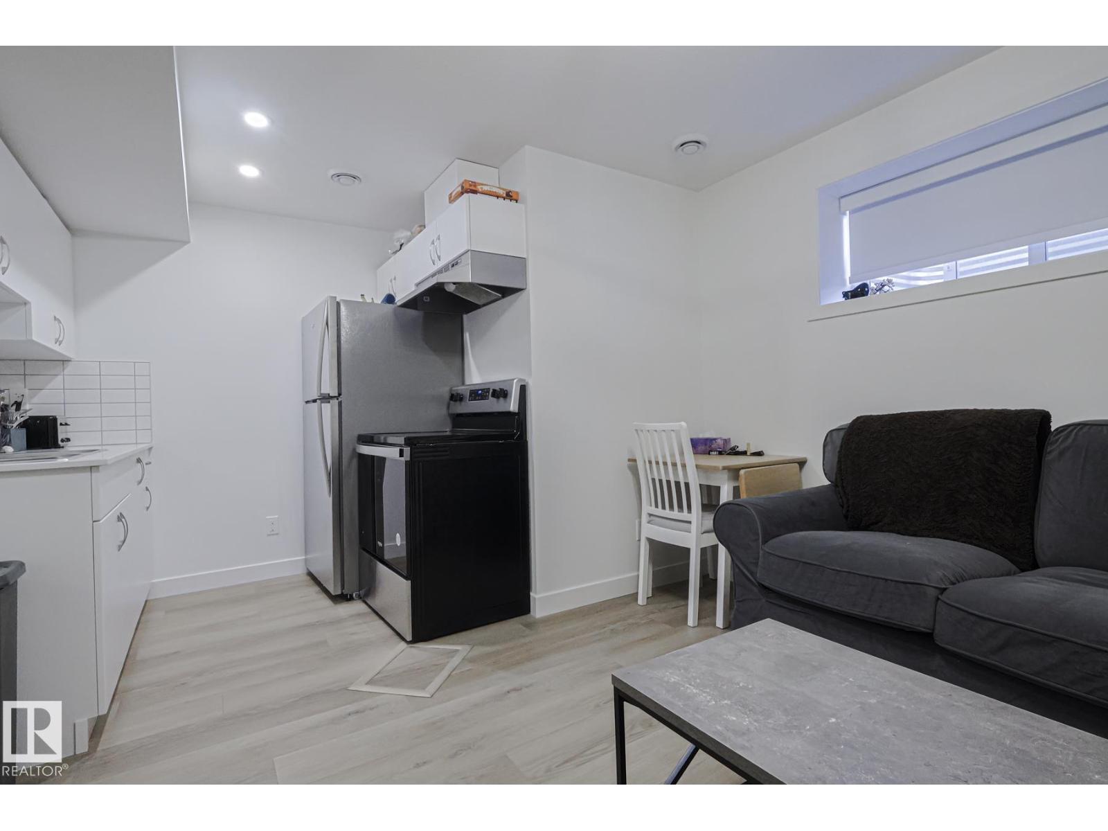 6343 KING WD SW, Edmonton