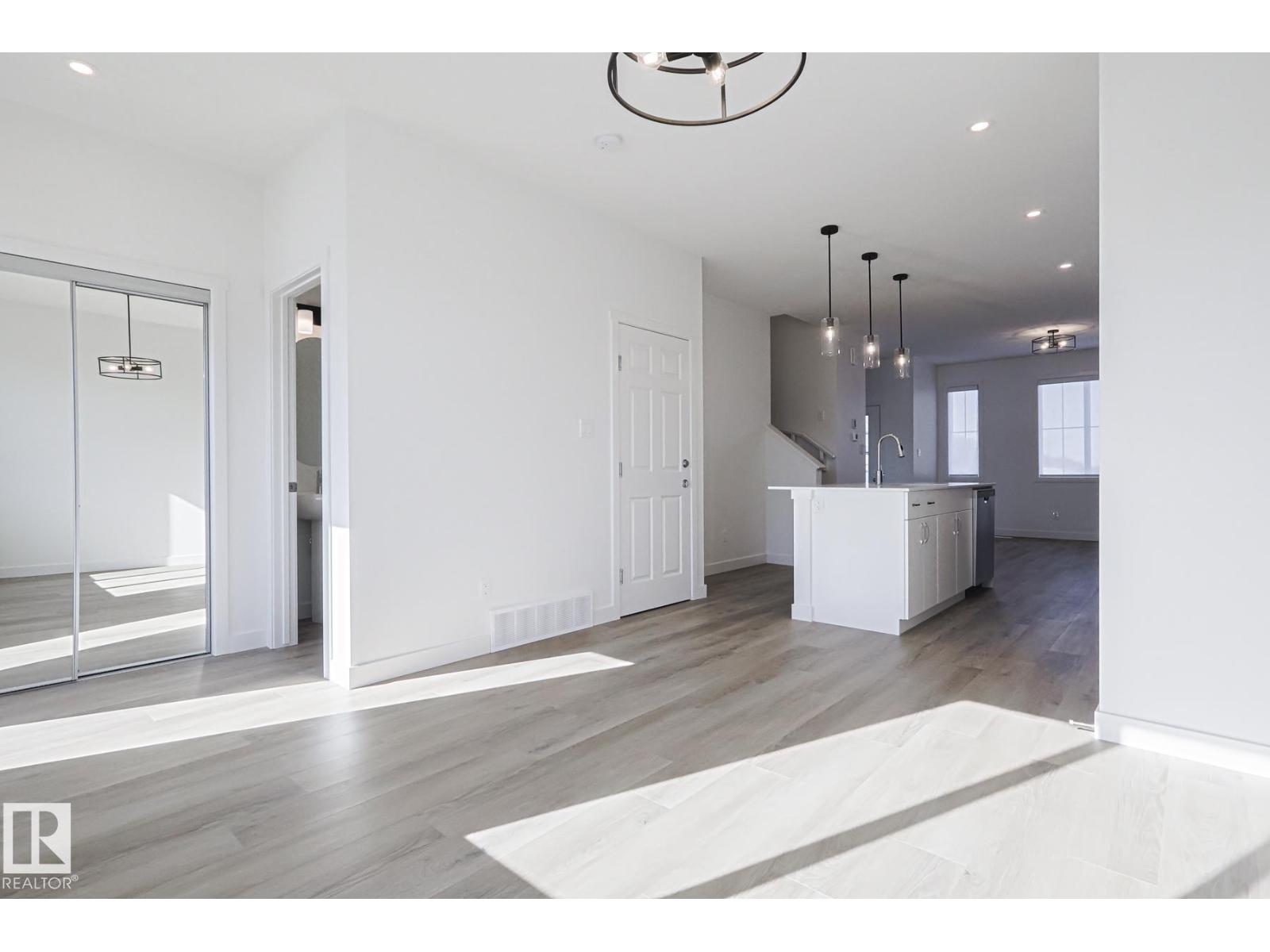 6343 KING WD SW, Edmonton