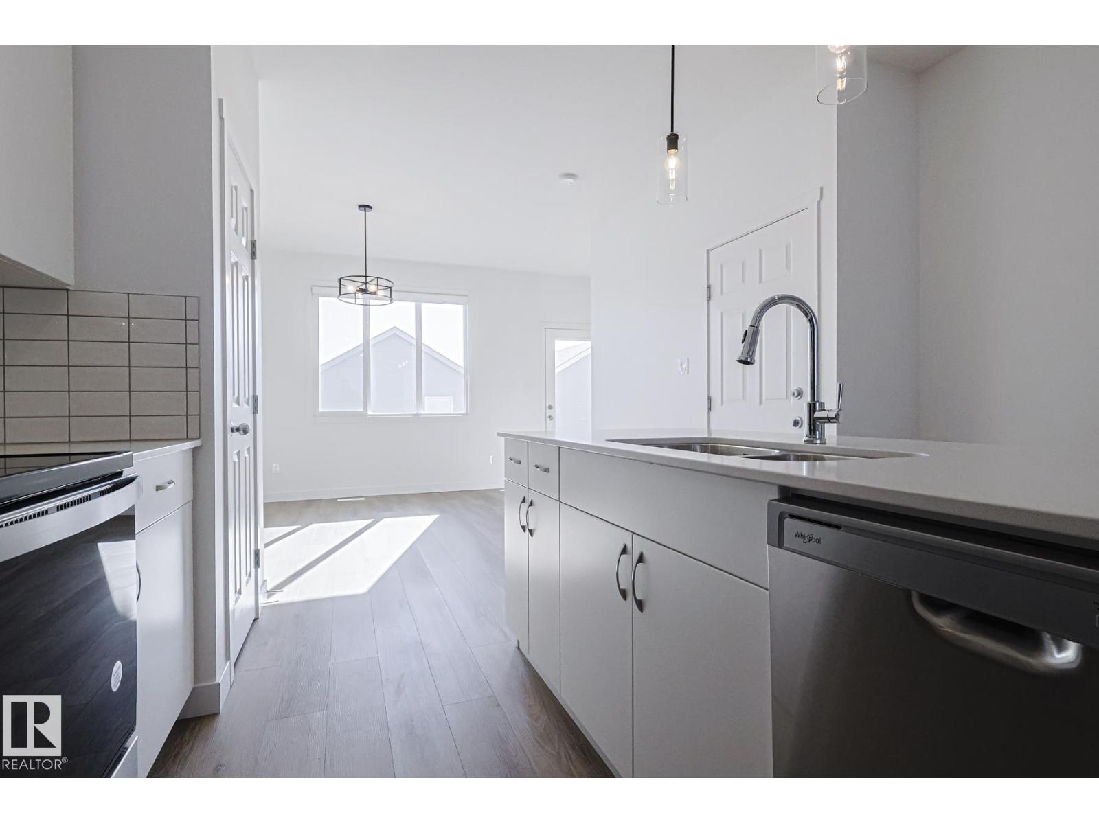 6343 KING WD SW, Edmonton