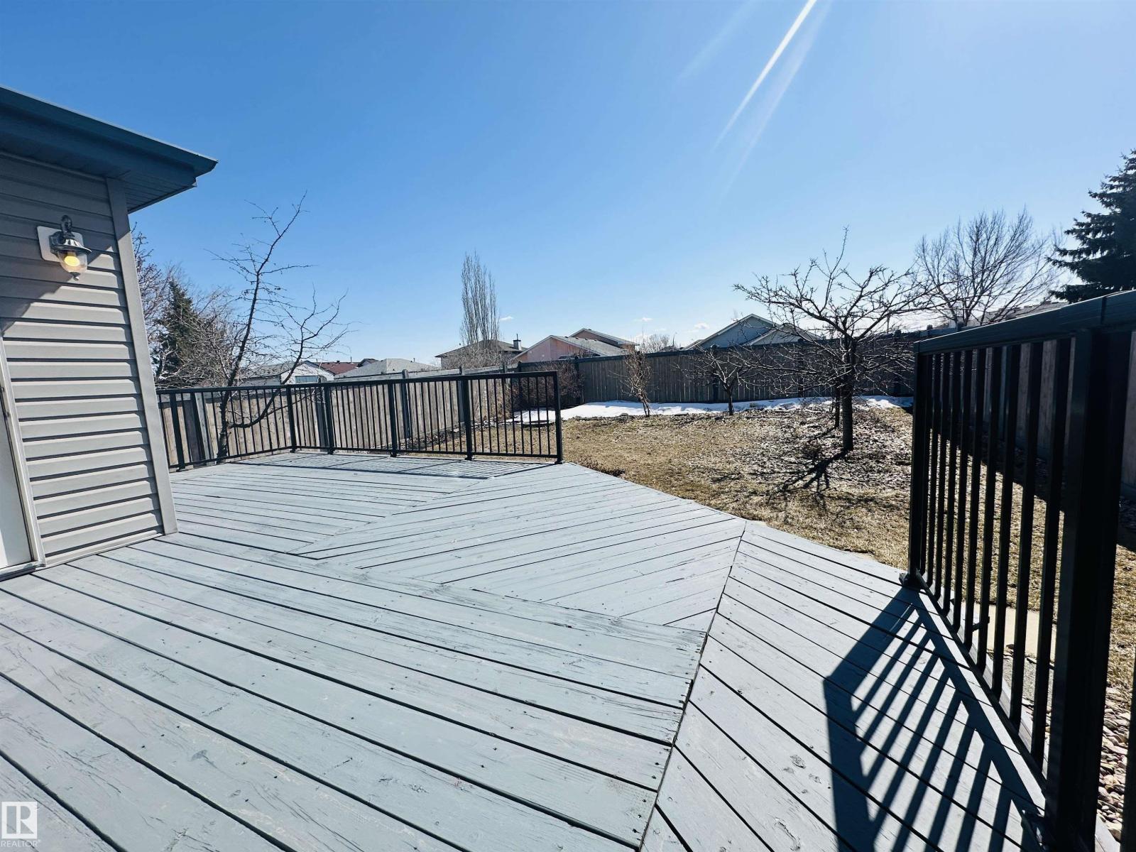 4811 152 AV NW, Edmonton