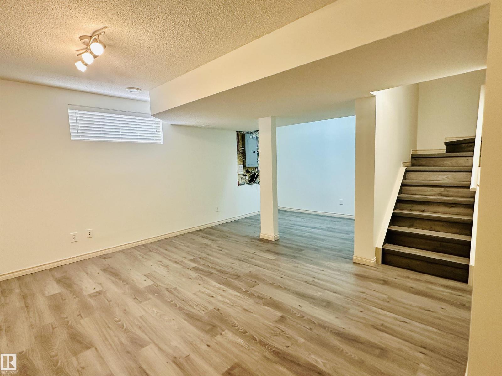 4811 152 AV NW, Edmonton