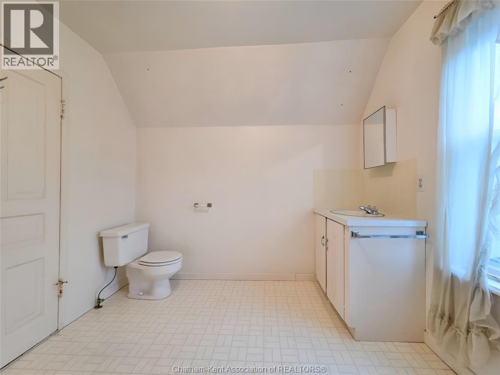 34 Park AVENUE West — photo 37