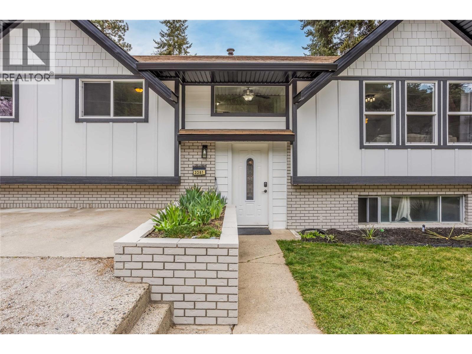 3281 McIver Road, West Kelowna