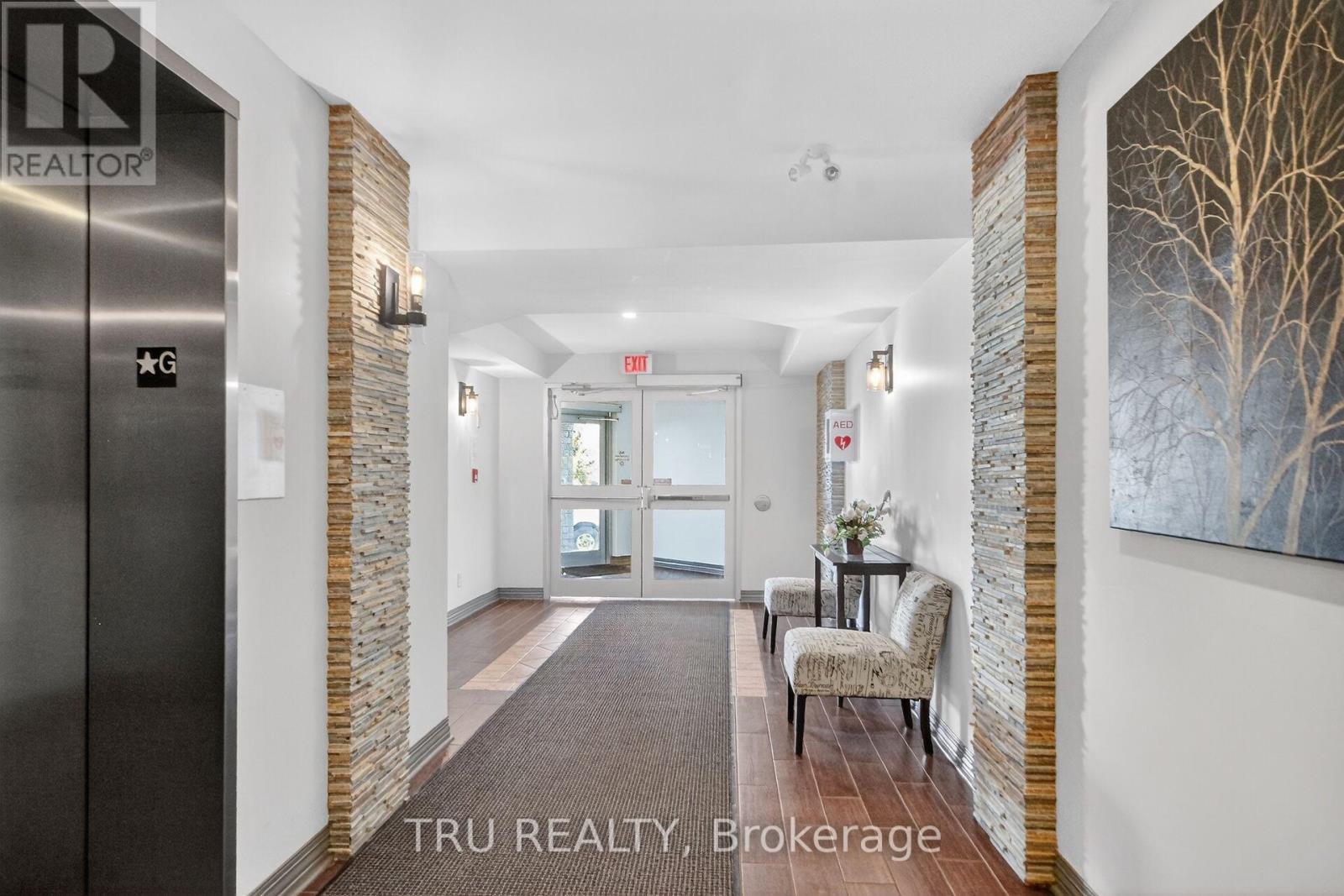 #113 398 VAN BUREN STREET - 4