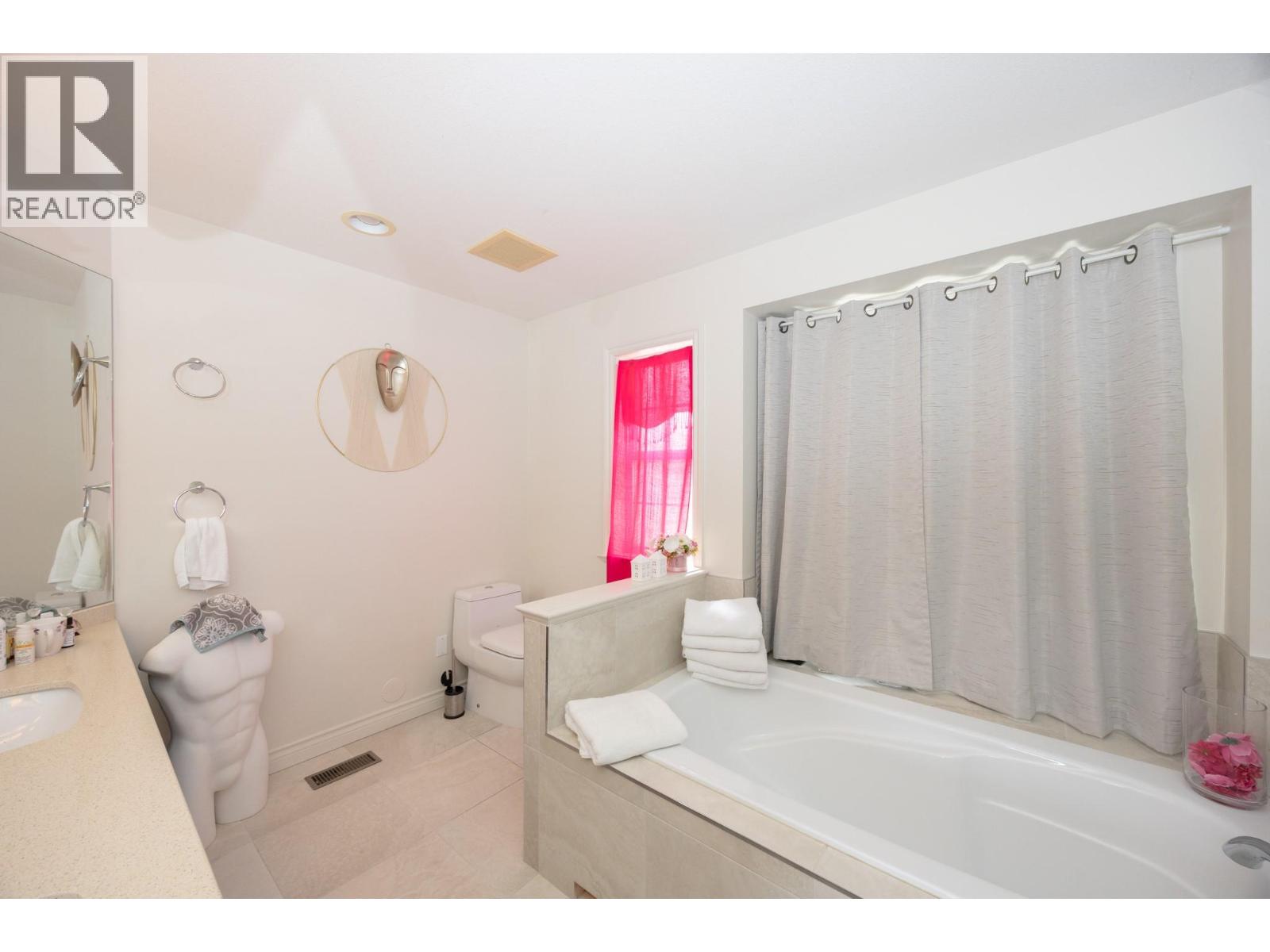 1563 Homestead Court, Kelowna