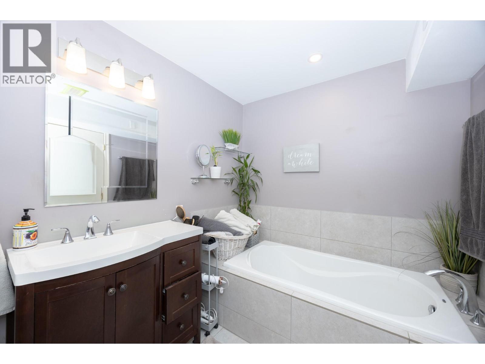 1563 Homestead Court, Kelowna