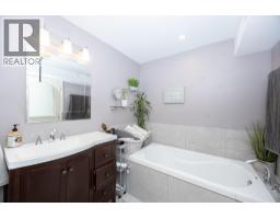 1563 Homestead Court, Kelowna, BC V1V2N8 Photo 35