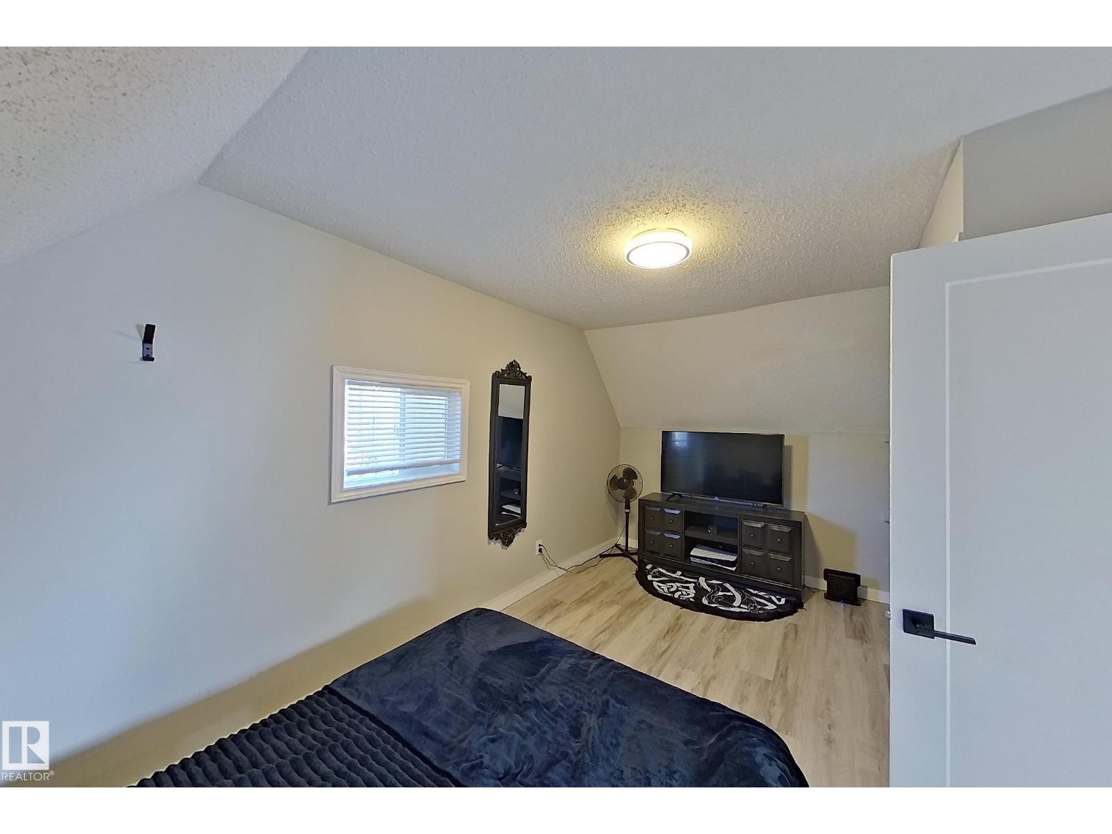 9328 106A AV NW, Edmonton