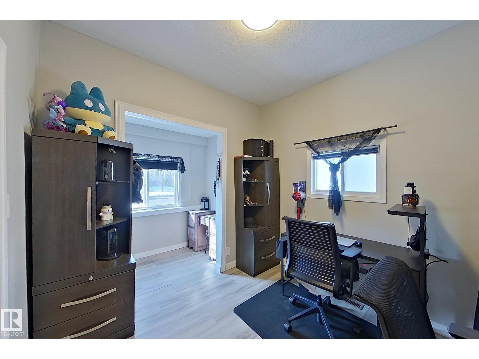 9328 106A AV NW, Edmonton