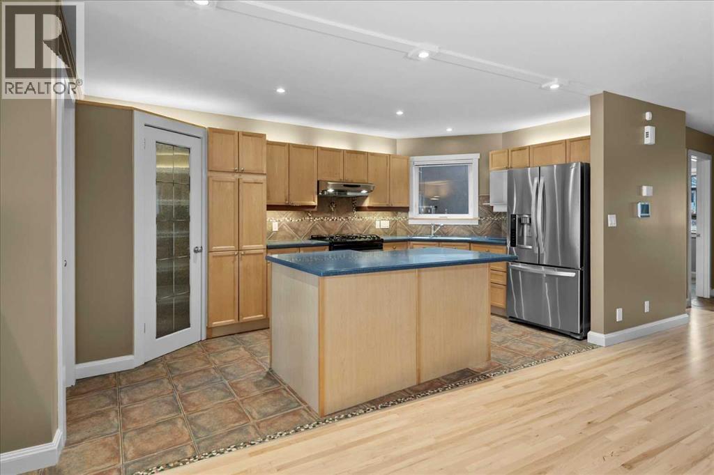 Single Family House for Sale in   Avenue NW Mount Pleasant Calgary 