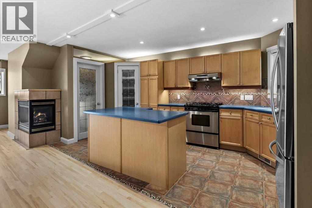 Single Family House for Sale in   Avenue NW Mount Pleasant Calgary 