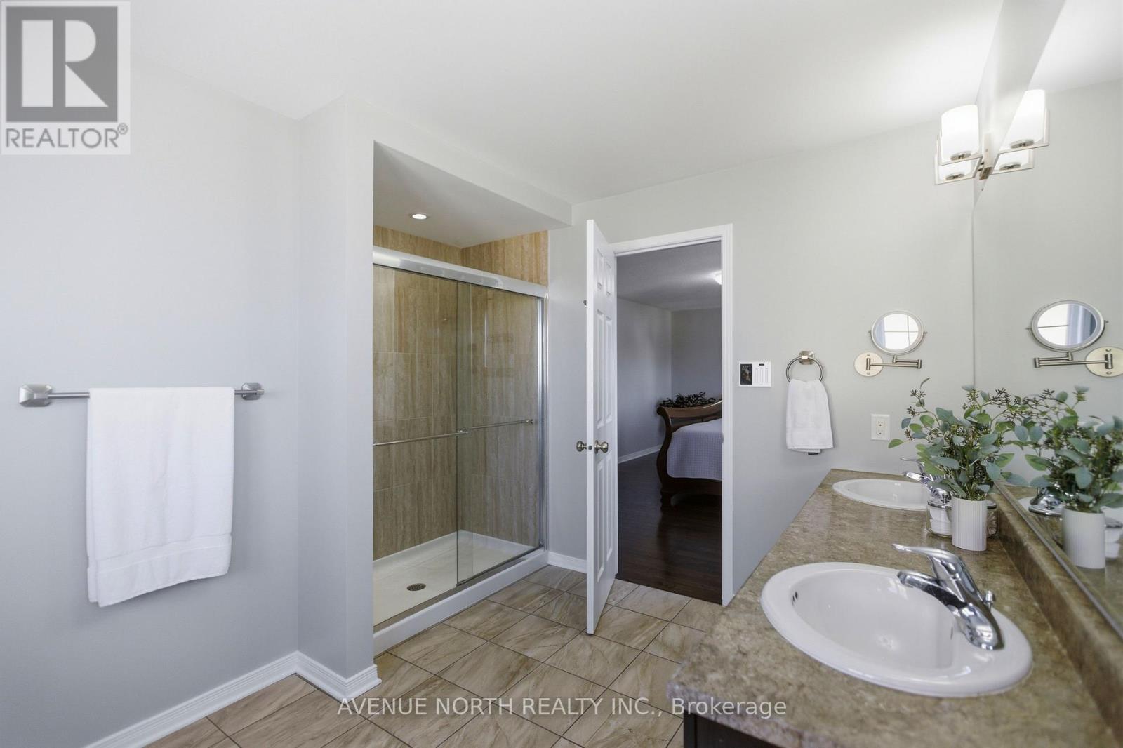 5 piece ensuite bathroom