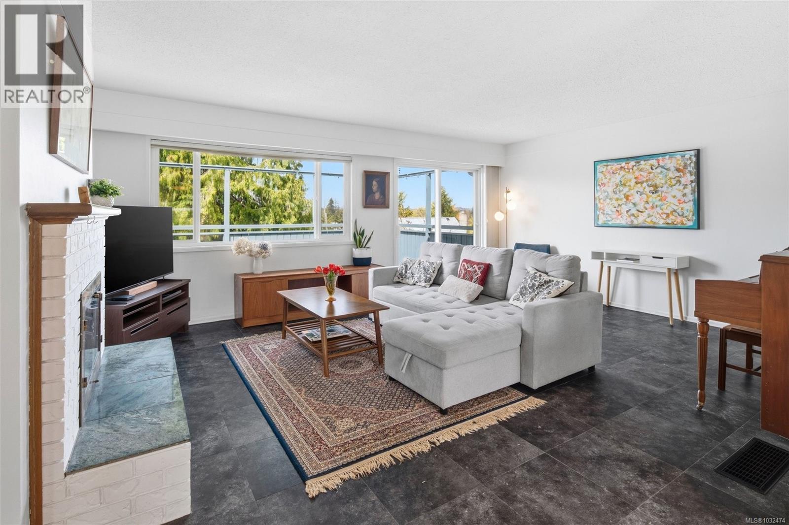  836 Elrick Place, Esquimalt