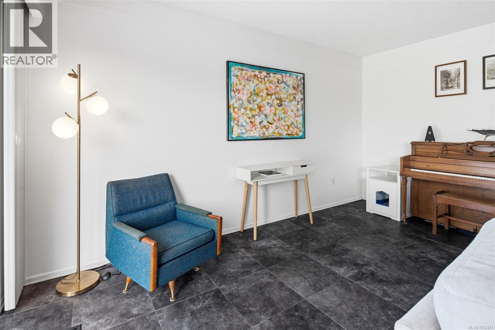  836 Elrick Place, Esquimalt