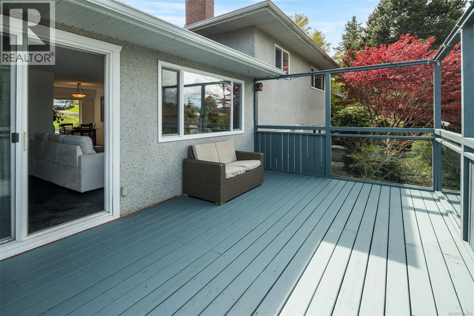  836 Elrick Place, Esquimalt