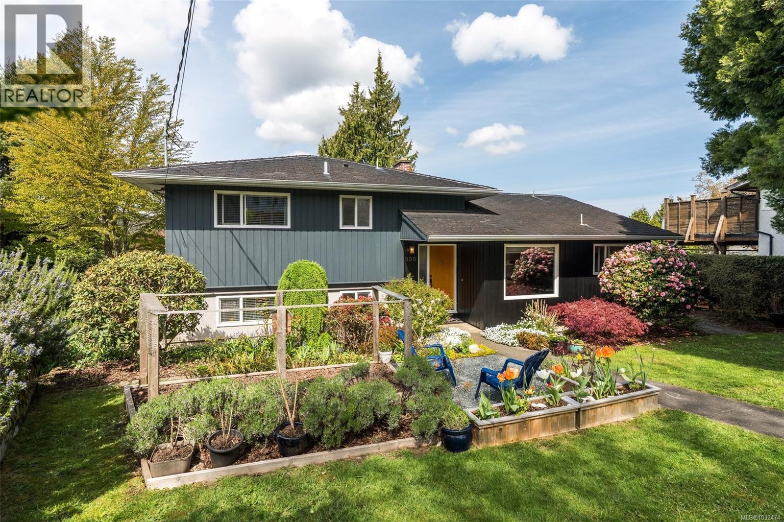  836 Elrick Place, Esquimalt