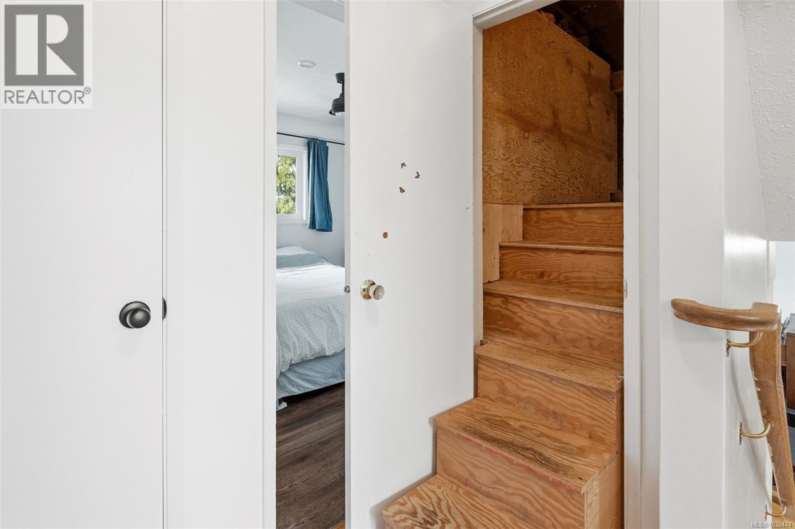  836 Elrick Place, Esquimalt