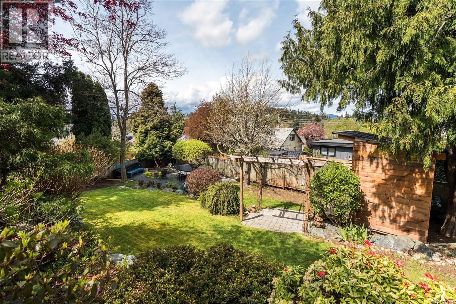  836 Elrick Place, Esquimalt