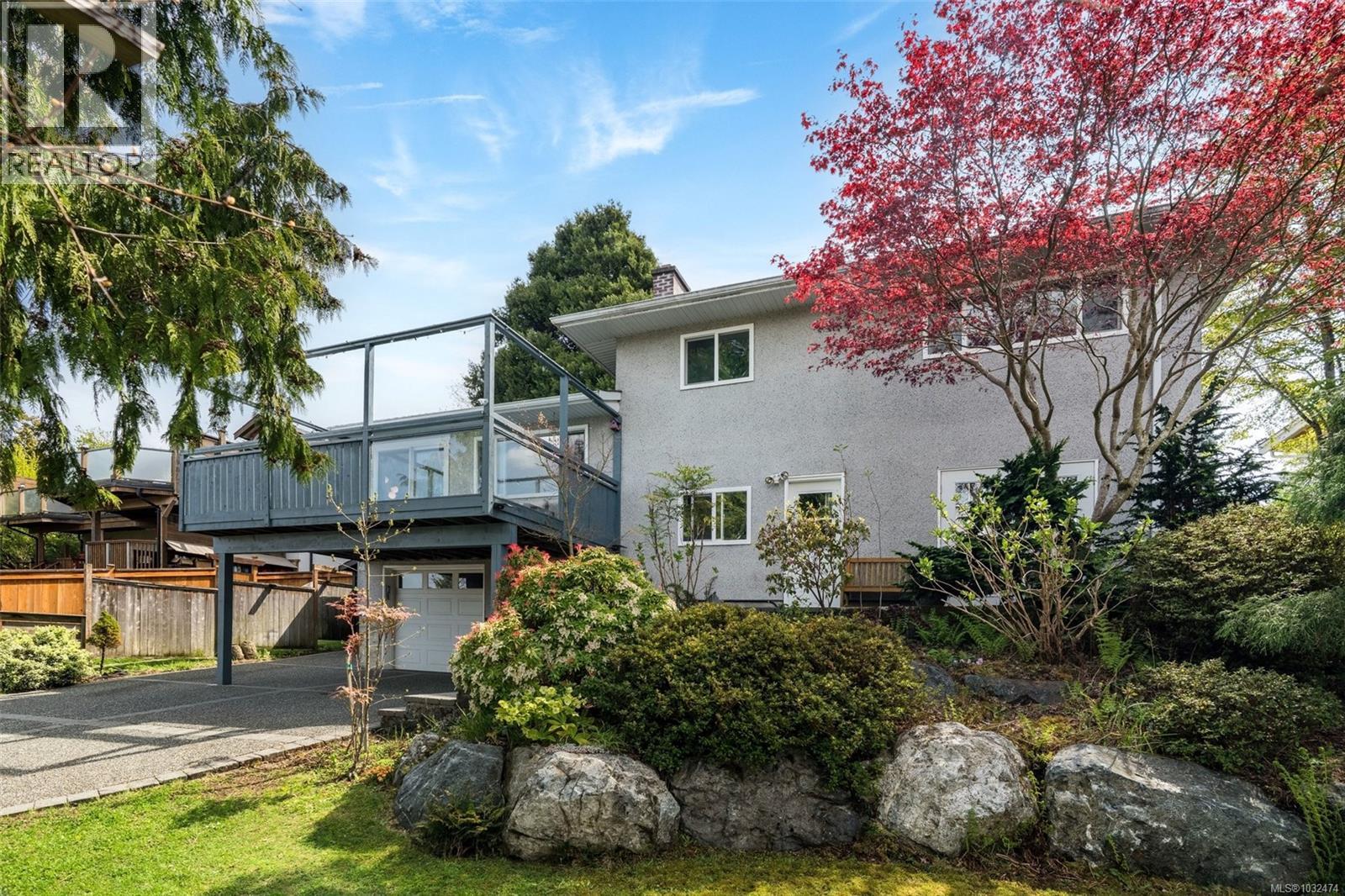  836 Elrick Place, Esquimalt