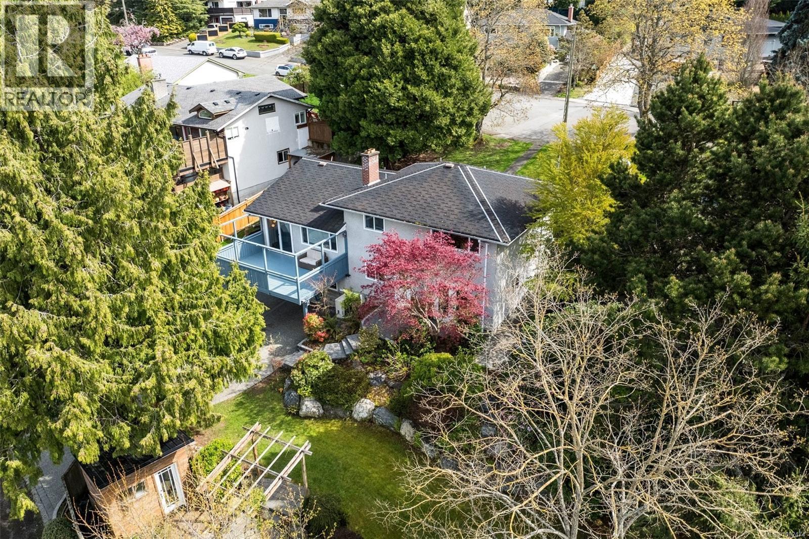  836 Elrick Place, Esquimalt