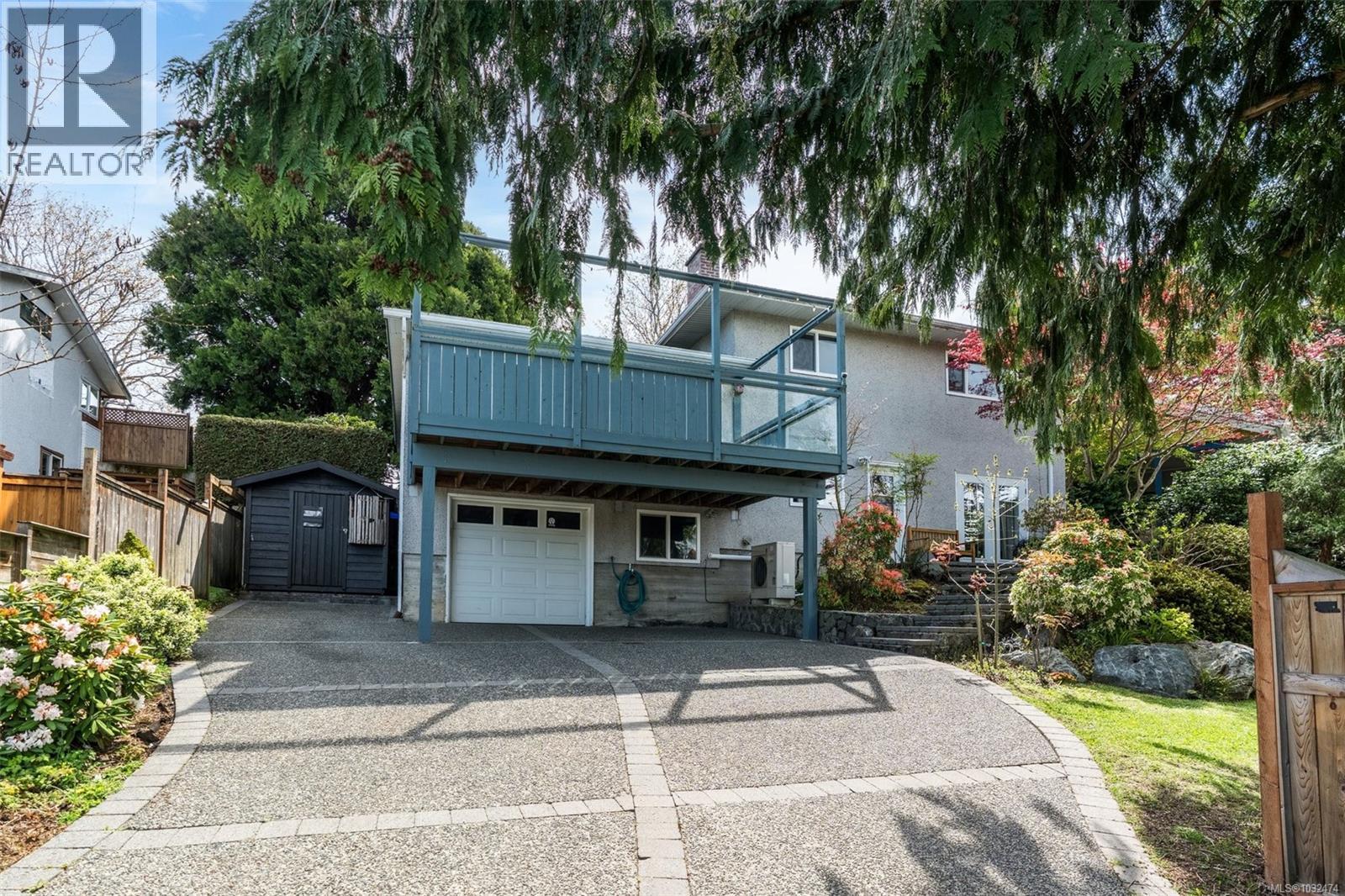  836 Elrick Place, Esquimalt