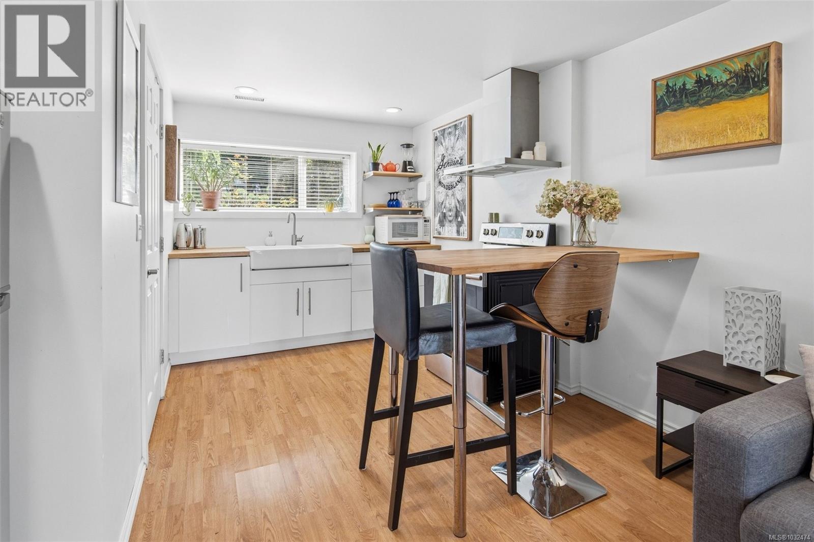  836 Elrick Place, Esquimalt