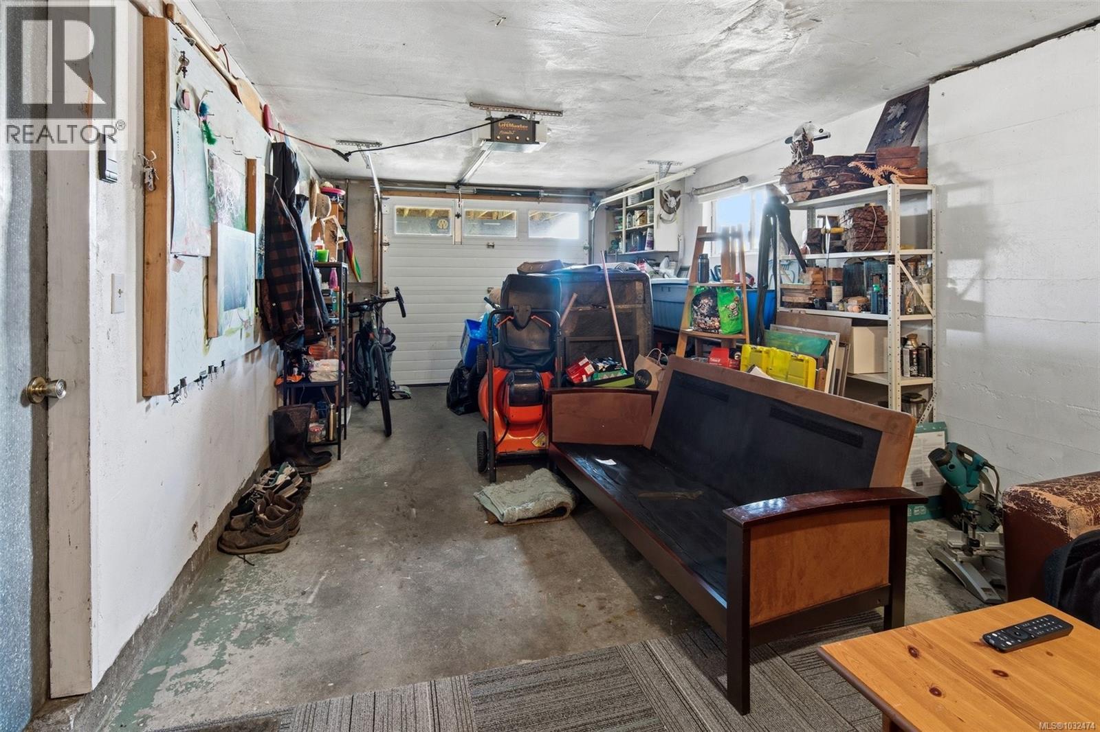  836 Elrick Place, Esquimalt