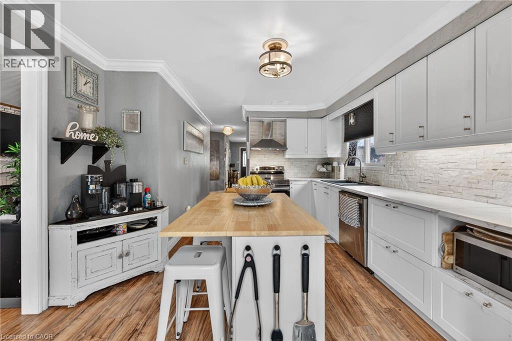 249 LLOYMINN AVENUE - 13