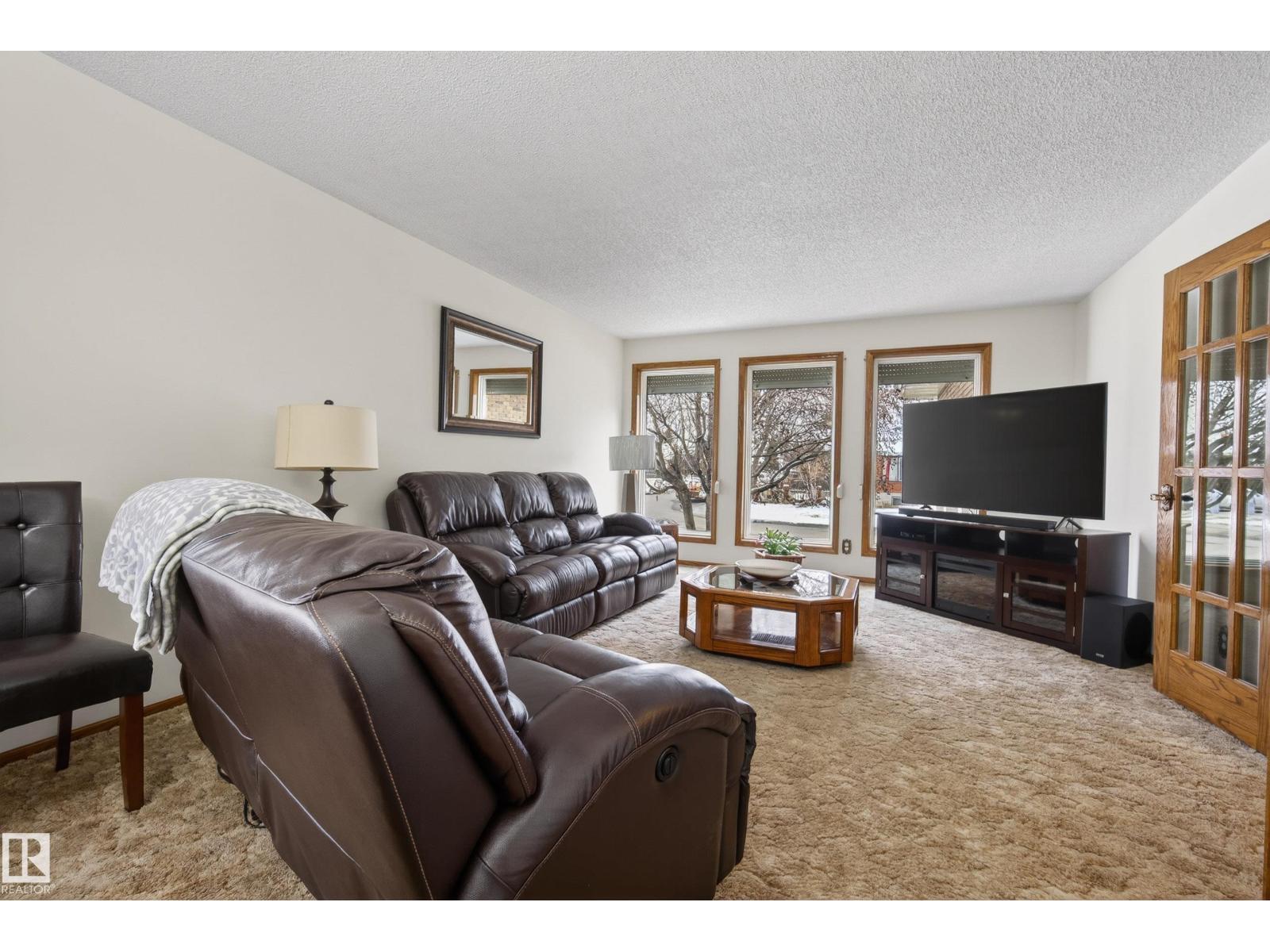 9912 162 AV NW, Edmonton