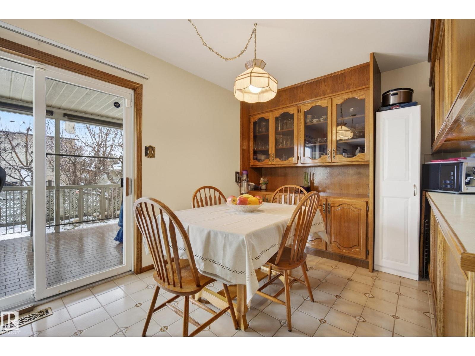 9912 162 AV NW, Edmonton