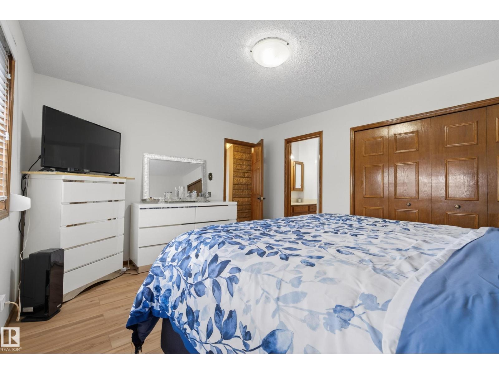 9912 162 AV NW, Edmonton