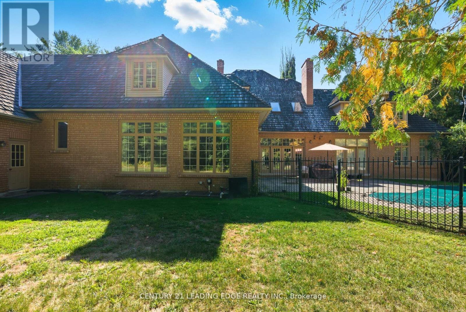 8 BUNHILL COURT - 45