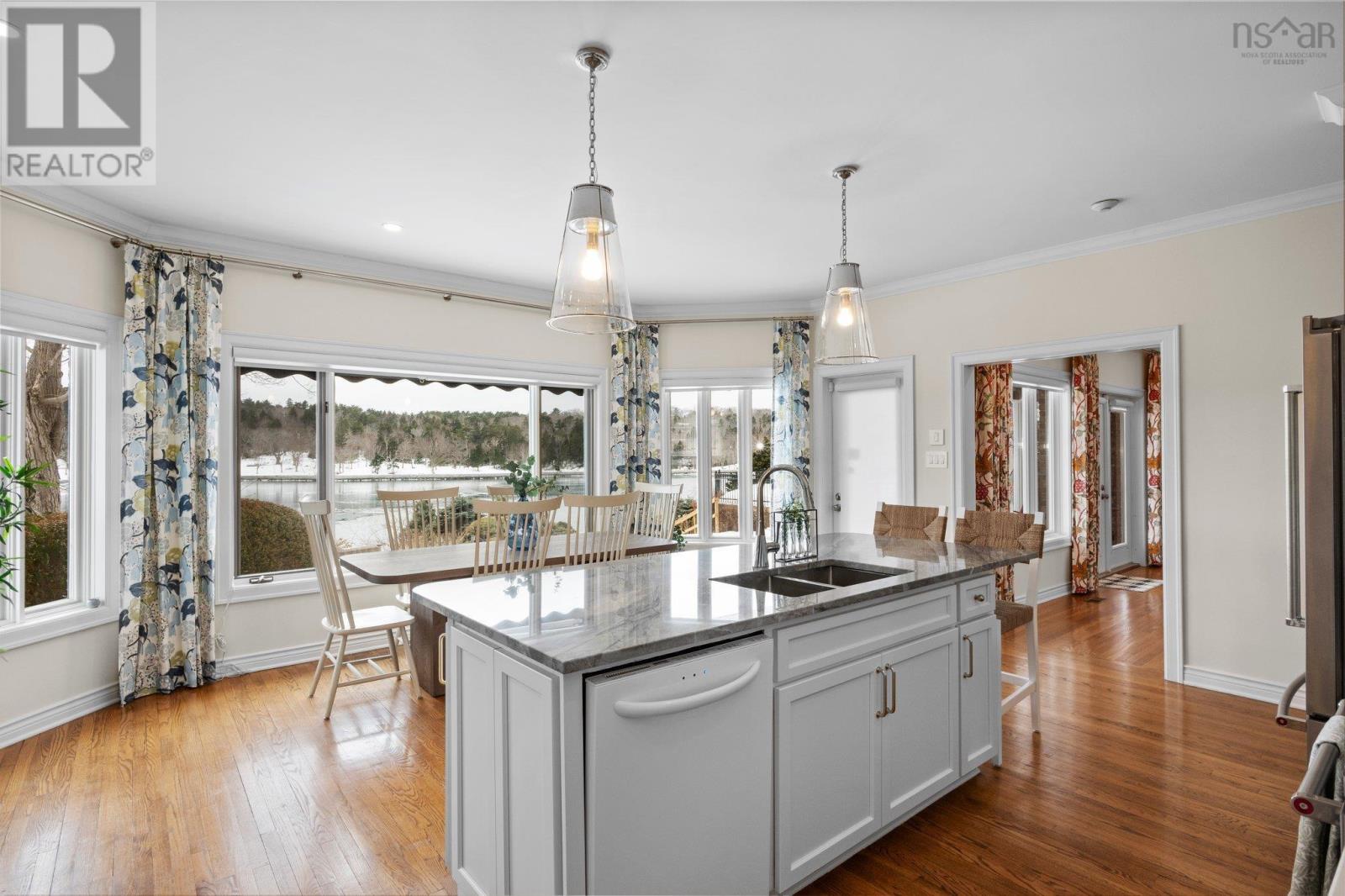 Property 17 of 50 of 6634 South Street