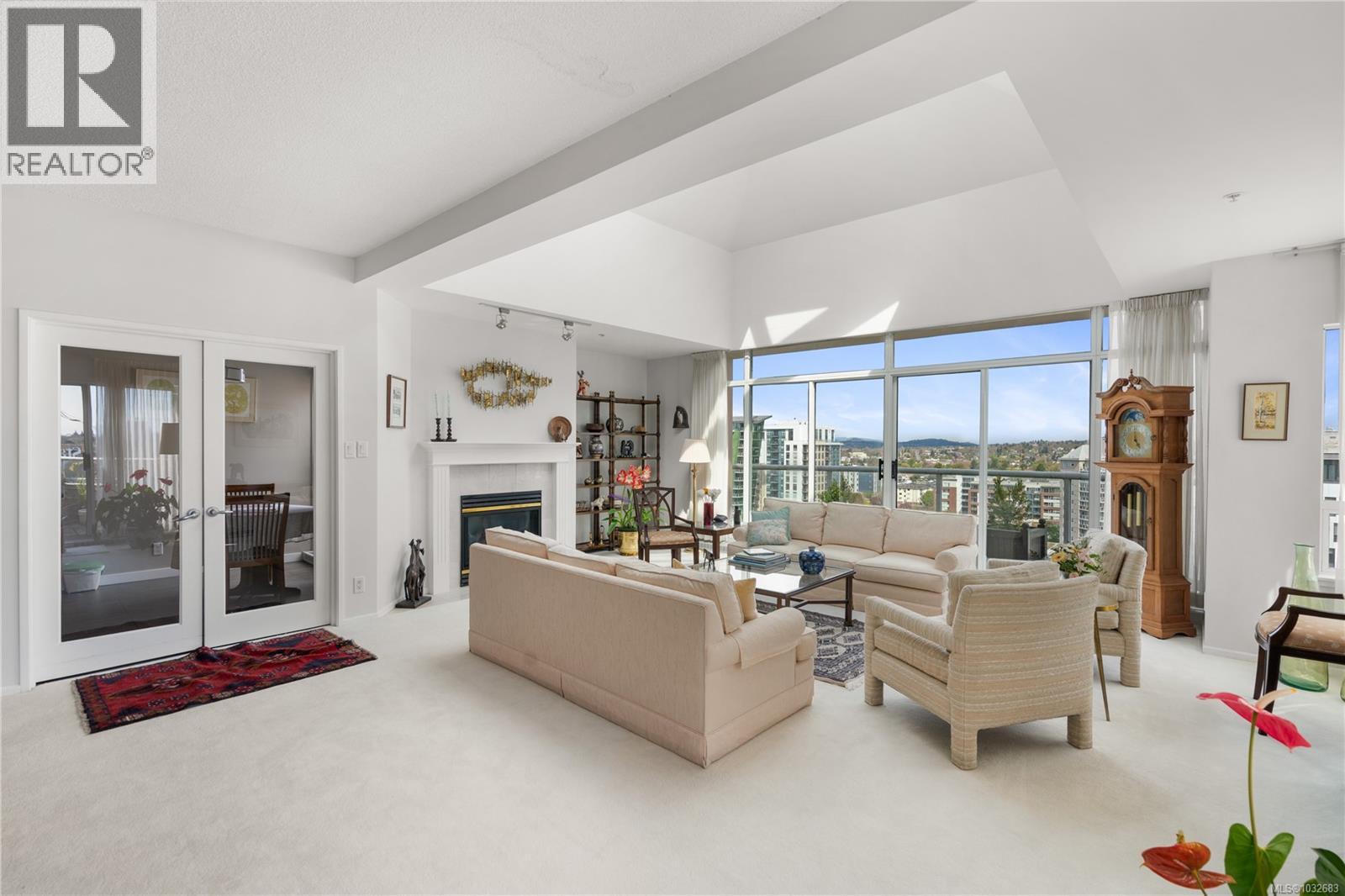 #1703 1020 View St - 5