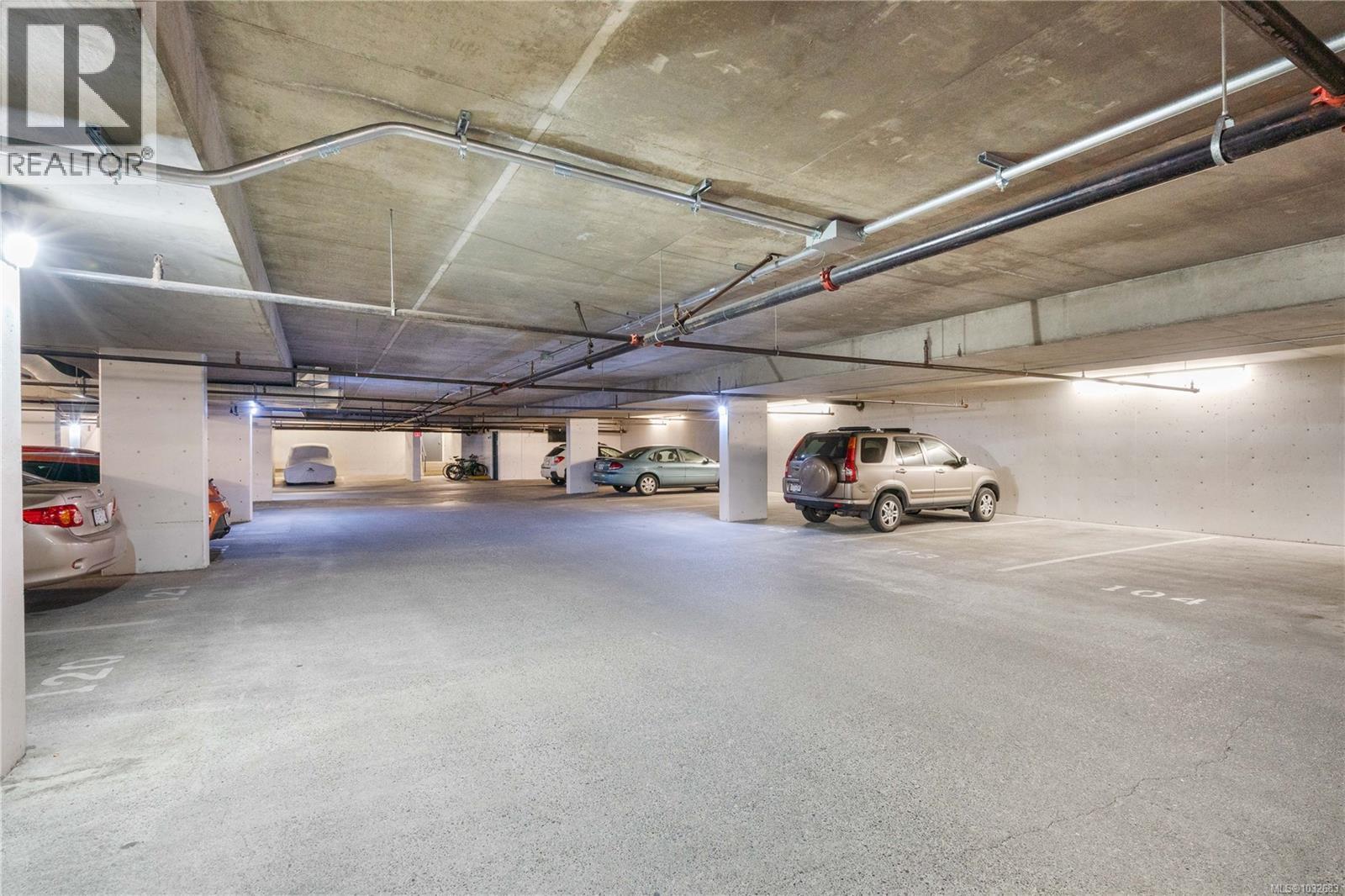 #1703 1020 View St - 51