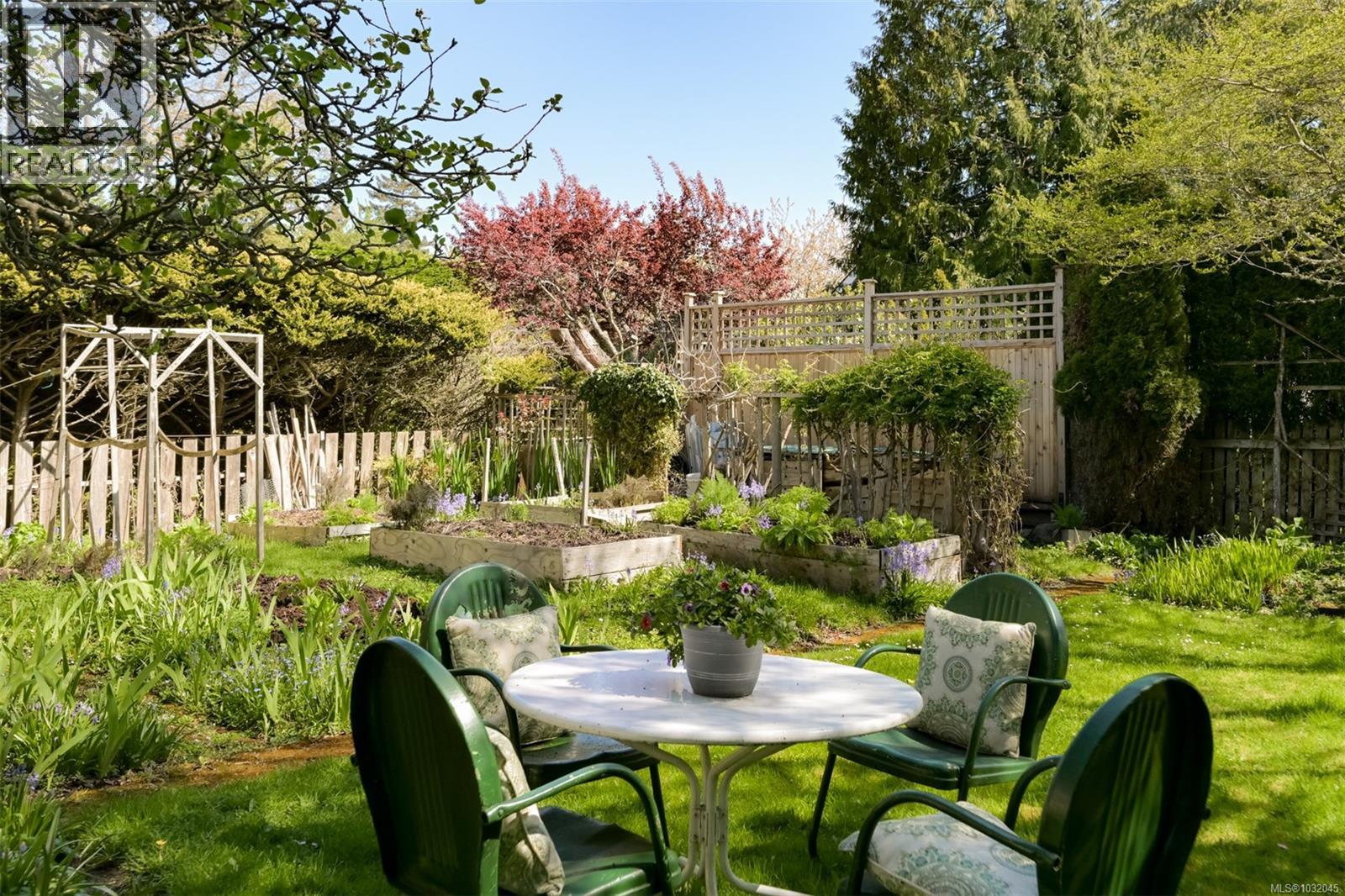 2125 HALL Rd, Oak Bay