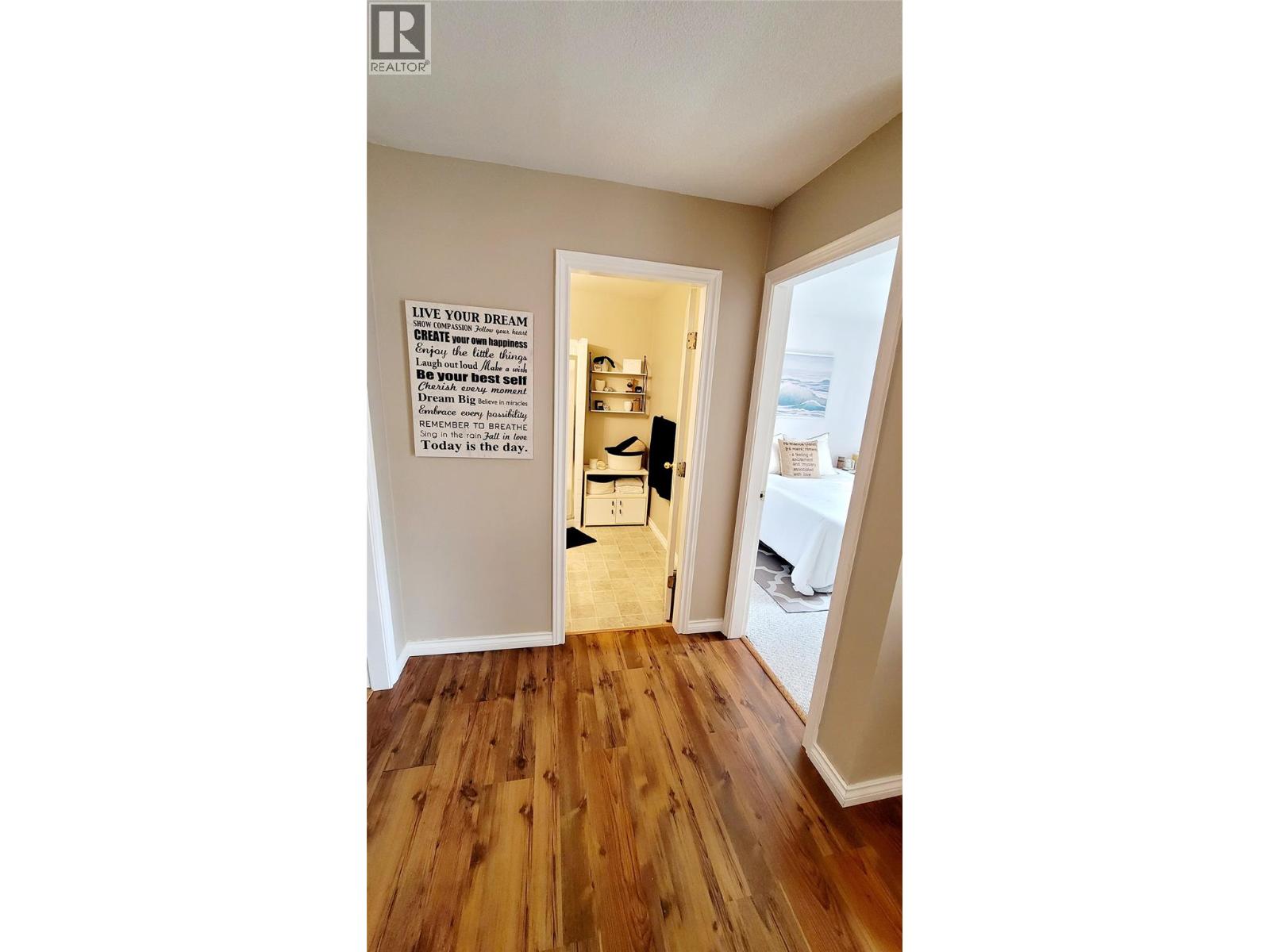 2321 Lillooet Crescent - 31