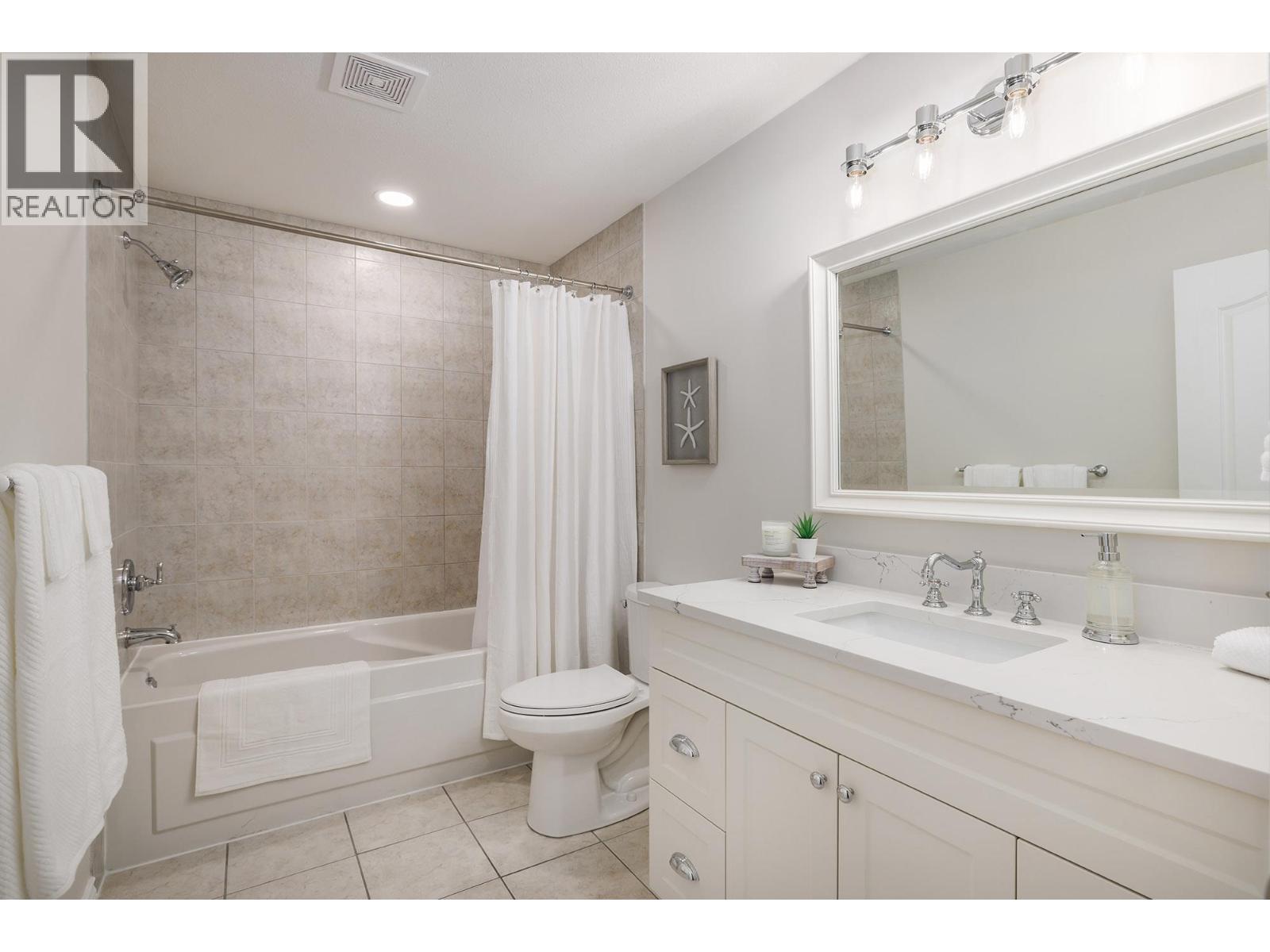 2321 Lillooet Crescent - 24