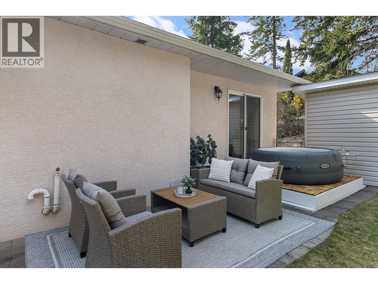  2321 Lillooet Crescent, Kelowna