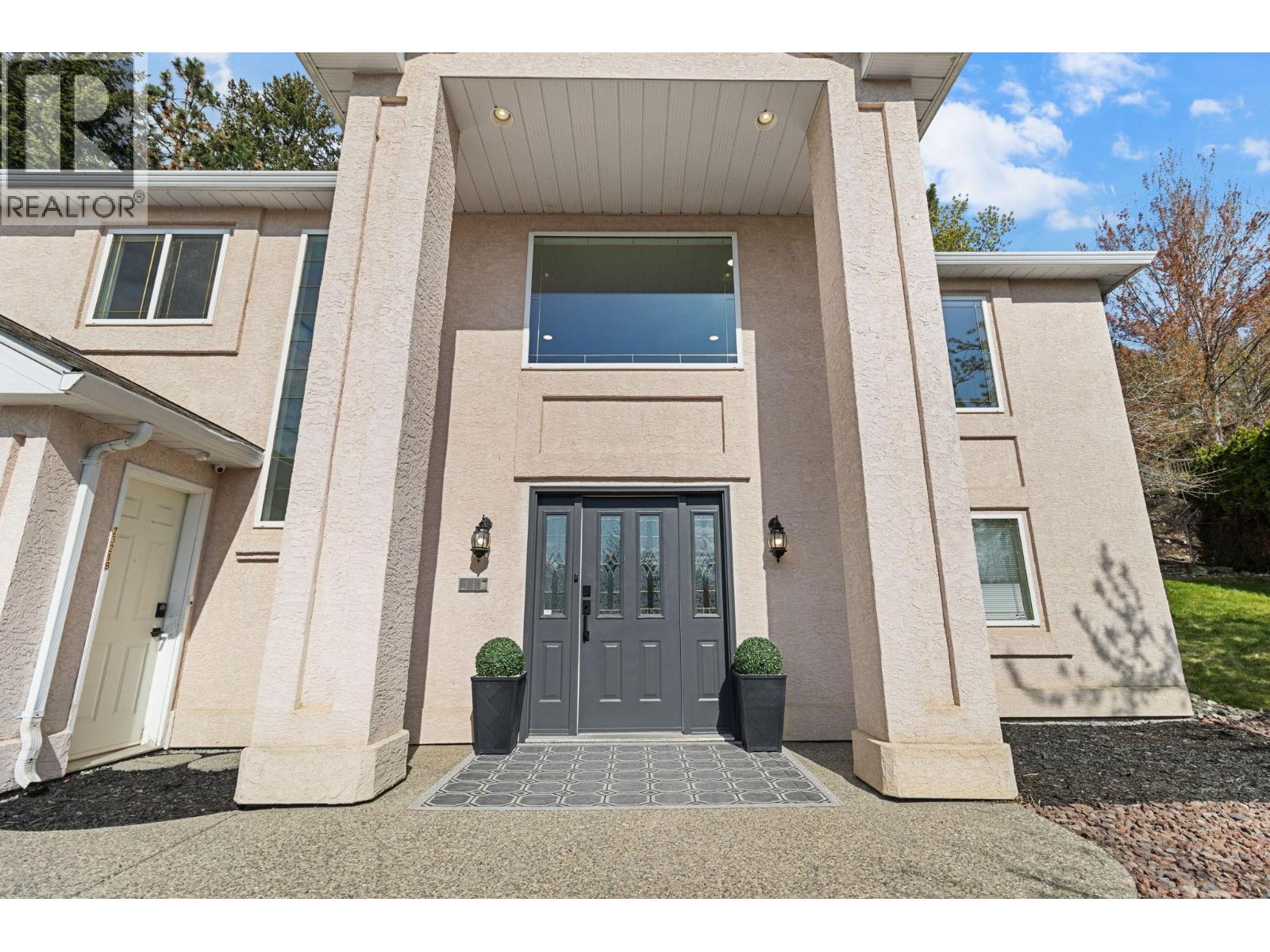  2321 Lillooet Crescent, Kelowna