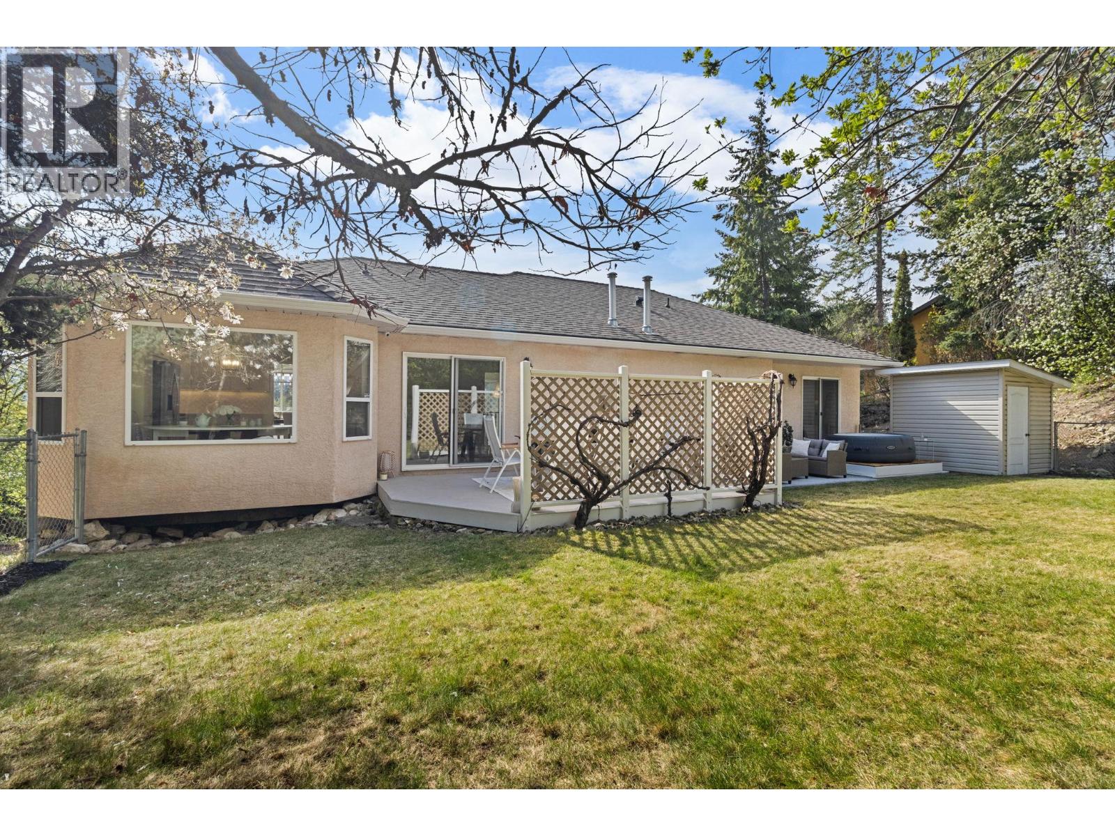  2321 Lillooet Crescent, Kelowna