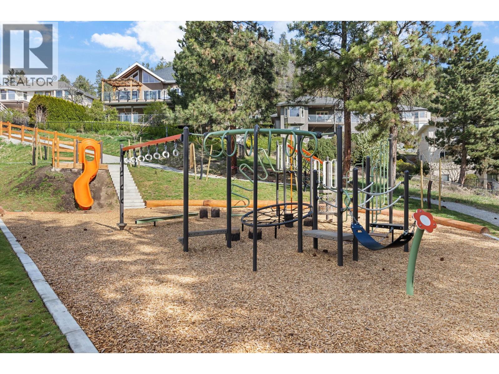 2321 Lillooet Crescent - 44