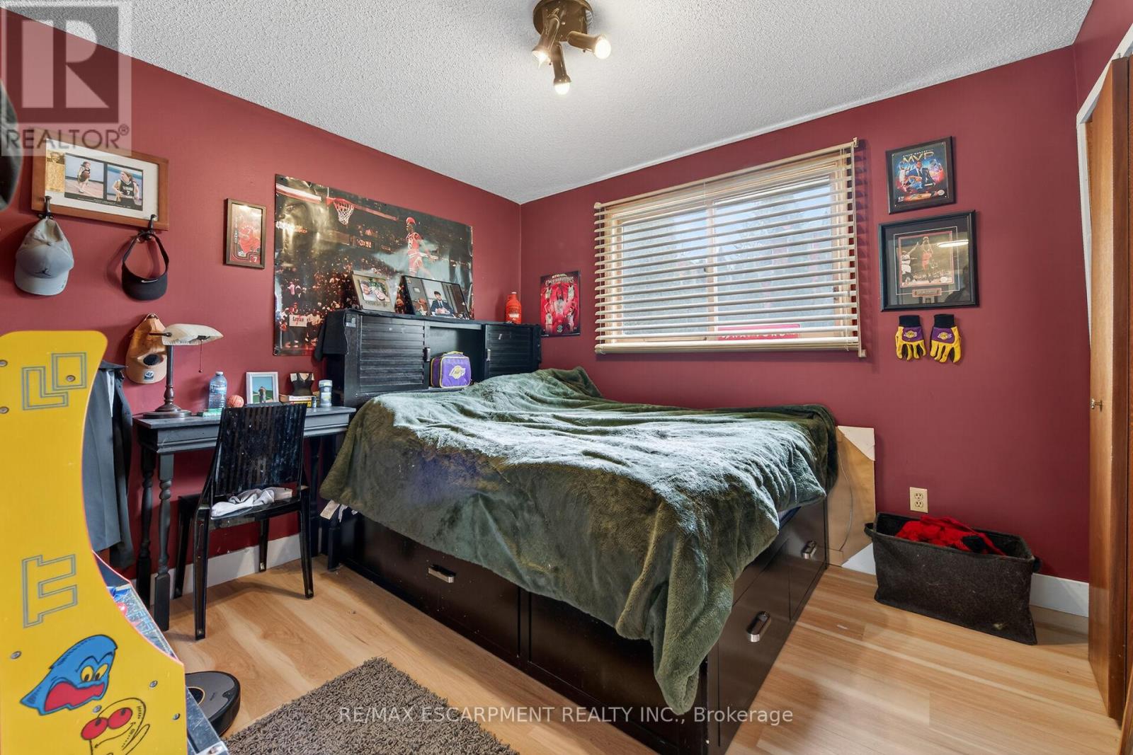 249 LLOYMINN AVENUE - 34