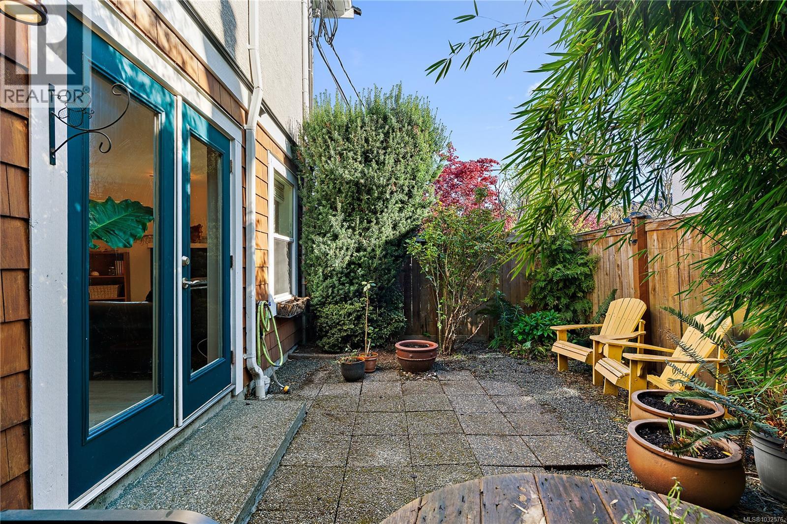 1 833 Princess Avenue, Victoria